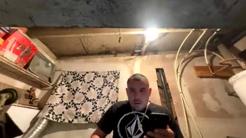 Snapshot of trees559 chatting on March 11, 2026, 5:35 am trees559 online show from March 11, 2026, 5:35 am