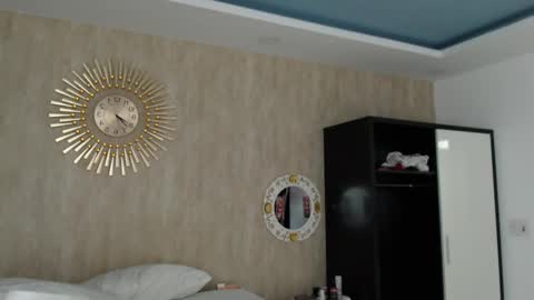 Sarah And Jon online show from December 27, 2024, 3:09 am