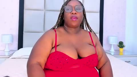 Snapshot of treisyvixen chatting on June 25, 2026, 3:28 am Treisy Vixen big ass online show from June 25, 2026, 3:28 am
