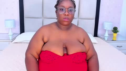Snapshot of treisyvixen chatting on June 25, 2026, 5:12 am Treisy Vixen big ass online show from June 25, 2026, 5:12 am