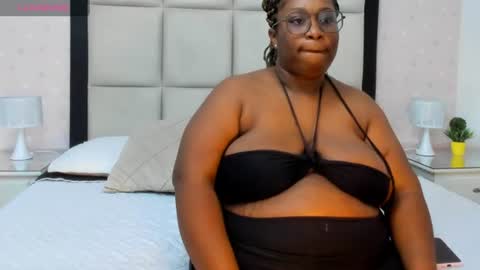Snapshot of treisyvixen chatting on June 30, 2026, 4:24 am Treisy Vixen big ass online show from June 30, 2026, 4:24 am