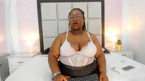 Snapshot of treisyvixen chatting on July 10, 2026, 3:11 am Treisy Vixen big ass online show from July 10, 2026, 3:11 am