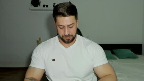 Snapshot of trentwest_ chatting on December 17, 2024, 6:53 pm Trent online show from December 17, 2024, 6:53 pm