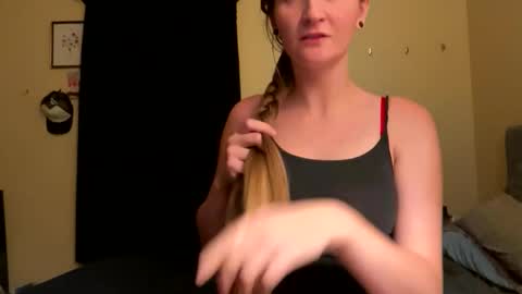 tressabelle online show from October 27, 2025, 3:54 am