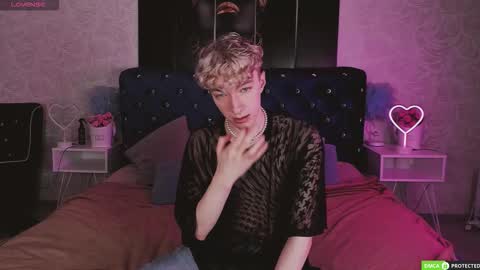 TrevorBenson online show from November 11, 2025, 4:23 am