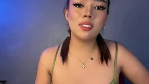 trexie_fucks15 online show from May 22, 2026, 6:35 pm