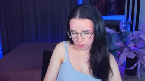 TriciaDaisy online show from May 13, 2026, 2:36 pm