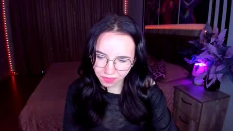 TriciaDaisy online show from June 6, 2026, 5:12 am