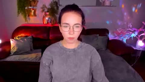 TriciaDaisy online show from June 15, 2026, 9:33 am