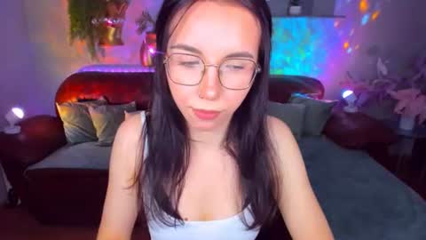 TriciaDaisy online show from June 18, 2026, 2:43 pm
