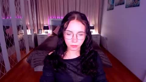 TriciaDaisy online show from June 21, 2026, 5:10 am