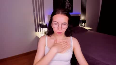 TriciaDaisy online show from July 9, 2026, 9:57 am