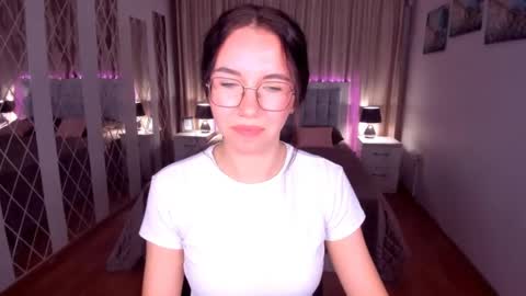 TriciaDaisy online show from July 18, 2026, 3:22 am
