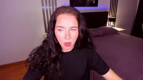 TriciaDaisy online show from July 23, 2026, 9:40 am