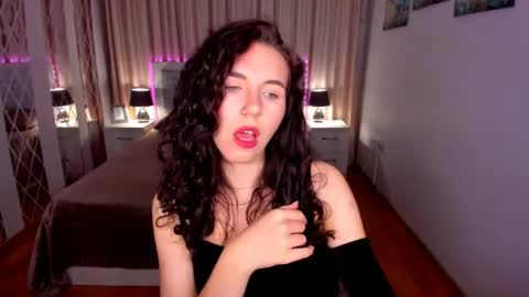 TriciaDaisy online show from July 31, 2026, 2:49 pm