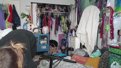 Snapshot of tricky_nymph chatting on February 2, 2025, 7:25 pm Cassie online show from February 2, 2025, 7:25 pm