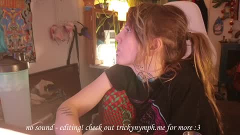 Snapshot of tricky_nymph chatting on February 3, 2025, 4:35 am Cassie online show from February 3, 2025, 4:35 am