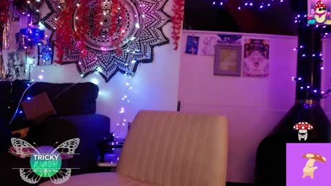 Snapshot of tricky_nymph chatting on October 3, 2025, 7:27 am Cassie online show from October 3, 2025, 7:27 am