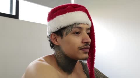 Snapshot of trieone chatting on December 24, 2024, 9:55 pm - trieone online show from December 24, 2024, 9:55 pm