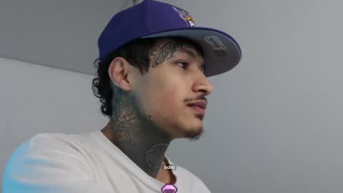 Snapshot of trieone chatting on January 1, 2025, 8:56 am - trieone online show from January 1, 2025, 8:56 am