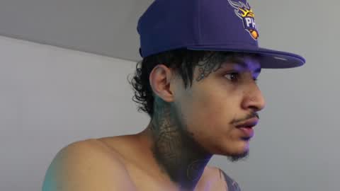 Snapshot of trieone chatting on January 2, 2025, 5:14 am - trieone online show from January 2, 2025, 5:14 am