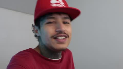 Snapshot of trieone chatting on January 8, 2025, 5:59 am - trieone online show from January 8, 2025, 5:59 am