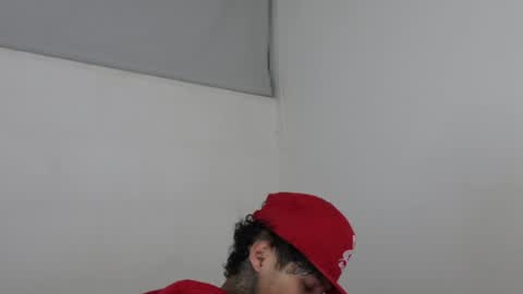 Snapshot of trieone chatting on February 7, 2025, 8:11 am - trieone online show from February 7, 2025, 8:11 am