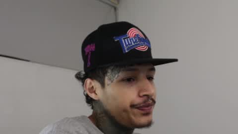 Snapshot of trieone chatting on February 12, 2025, 4:44 am - trieone online show from February 12, 2025, 4:44 am