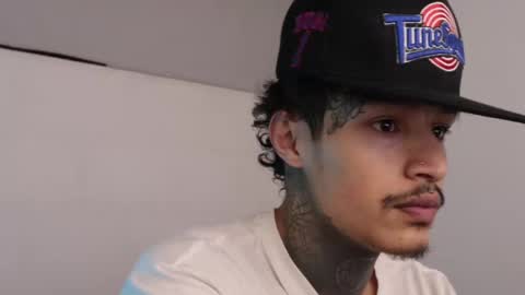 Snapshot of trieone chatting on February 13, 2025, 4:54 am - trieone online show from February 13, 2025, 4:54 am