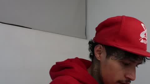 Snapshot of trieone chatting on February 14, 2025, 8:31 am - trieone online show from February 14, 2025, 8:31 am