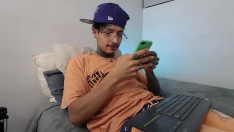 Snapshot of trieone chatting on February 15, 2025, 8:11 am - trieone online show from February 15, 2025, 8:11 am