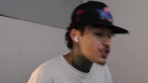 Snapshot of trieone chatting on March 4, 2025, 8:02 am - trieone online show from March 4, 2025, 8:02 am