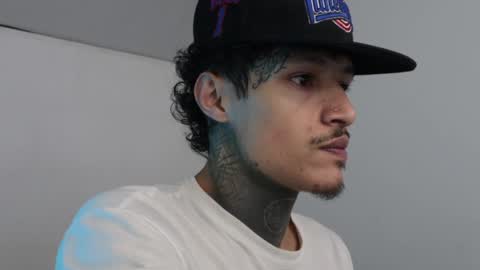 Snapshot of trieone chatting on March 5, 2025, 4:13 am - trieone online show from March 5, 2025, 4:13 am