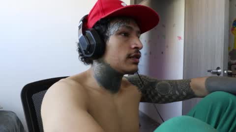 Snapshot of trieone chatting on September 25, 2025, 7:06 pm - trieone online show from September 25, 2025, 7:06 pm