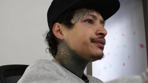 Snapshot of trieone chatting on October 20, 2025, 12:05 pm - trieone online show from October 20, 2025, 12:05 pm