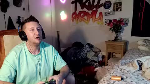 Snapshot of trillnonymau5 chatting on December 11, 2024, 2:41 am trillnonymau5 online show from December 11, 2024, 2:41 am