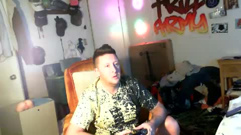 Snapshot of trillnonymau5 chatting on December 25, 2024, 1:20 am trillnonymau5 online show from December 25, 2024, 1:20 am