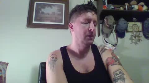 Snapshot of trillnonymau5 chatting on January 5, 2025, 1:35 am trillnonymau5 online show from January 5, 2025, 1:35 am