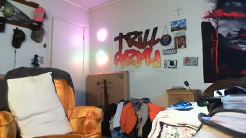 Snapshot of trillnonymau5 chatting on January 13, 2025, 9:31 pm trillnonymau5 online show from January 13, 2025, 9:31 pm