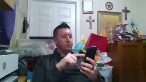 Snapshot of trillnonymau5 chatting on January 20, 2025, 3:26 am trillnonymau5 online show from January 20, 2025, 3:26 am