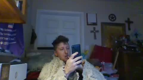 Snapshot of trillnonymau5 chatting on January 27, 2025, 10:06 am trillnonymau5 online show from January 27, 2025, 10:06 am