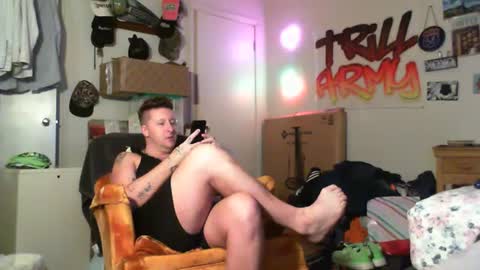 Snapshot of trillnonymau5 chatting on January 29, 2025, 4:15 am trillnonymau5 online show from January 29, 2025, 4:15 am