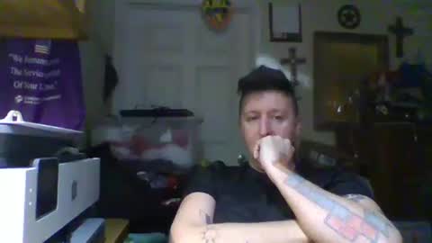 Snapshot of trillnonymau5 chatting on February 14, 2025, 4:15 am trillnonymau5 online show from February 14, 2025, 4:15 am