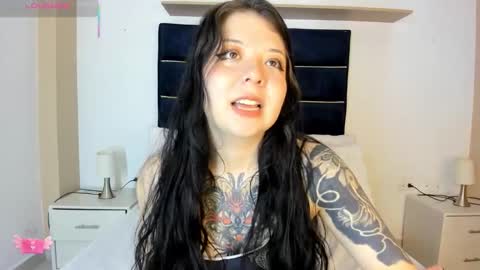 Snapshot of trinity_moss chatting on February 6, 2026, 7:28 pm Trinity online show from February 6, 2026, 7:28 pm