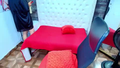 SOFIA online show from May 25, 2026, 9:43 pm