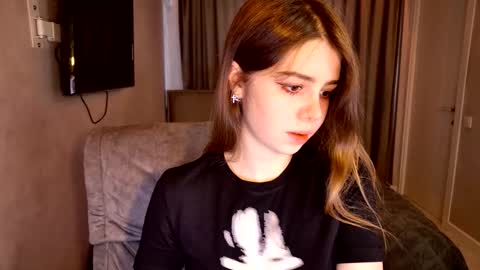 tripleprinces online show from January 19, 2026, 7:01 am