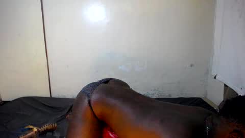 Trisboo5 online show from January 24, 2025, 4:17 pm