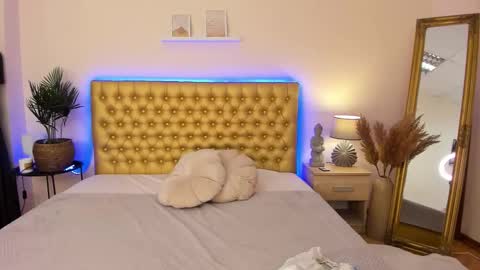 Mia online show from February 2, 2026, 6:12 am