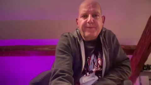 Triton online show from September 22, 2025, 4:14 am