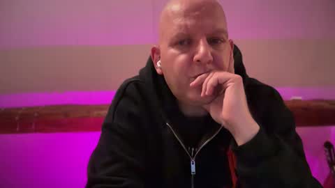 Triton online show from October 20, 2025, 2:56 am